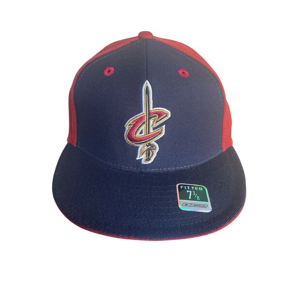 Cleveland Cavaliers Reebok Vintage Men's Fitted Cap Hat - Size: 7 3/8 100% Wool - Picture 1 of 8
